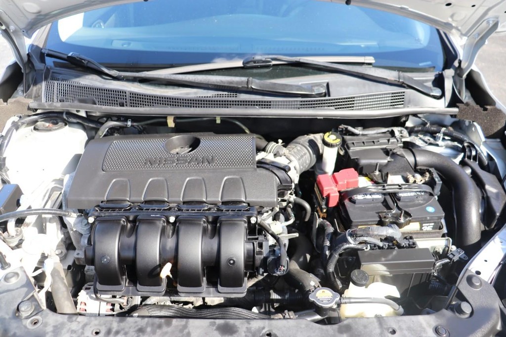 Nissan Sentra Vehicle Full-screen Gallery Image 10