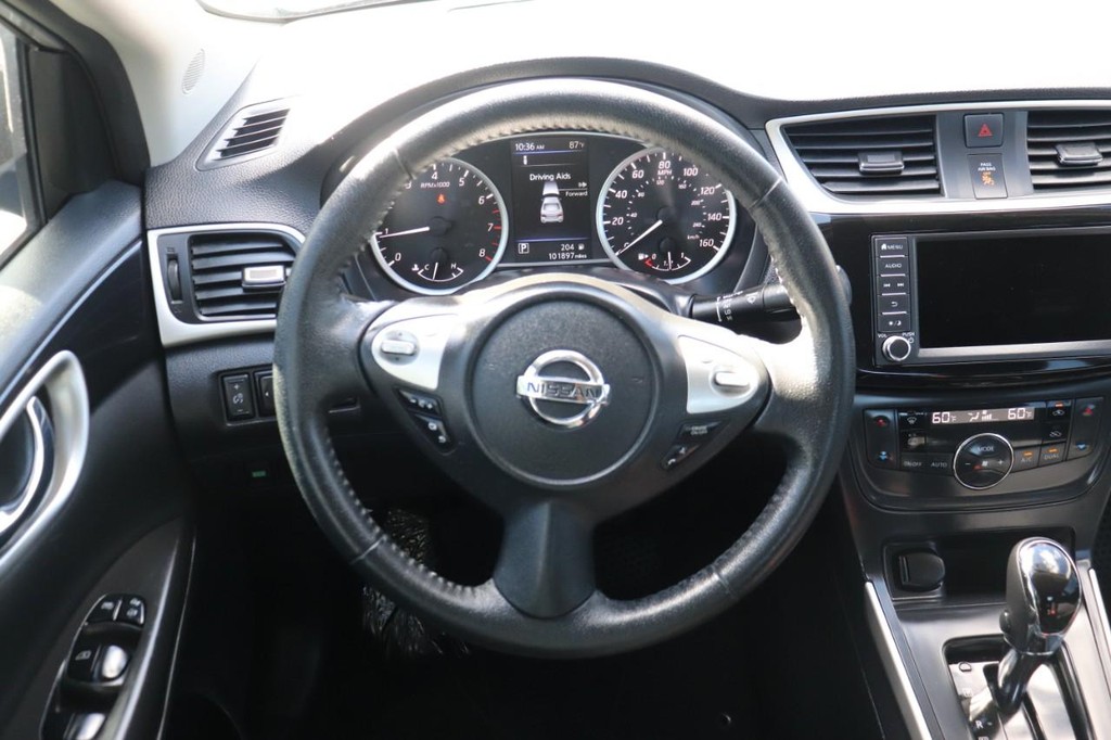 Nissan Sentra Vehicle Full-screen Gallery Image 24