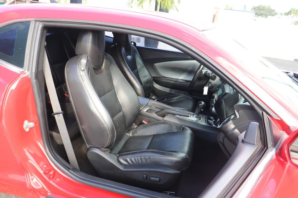 Chevrolet Camaro Vehicle Full-screen Gallery Image 17