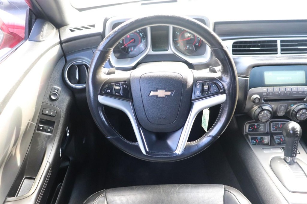 Chevrolet Camaro Vehicle Full-screen Gallery Image 18