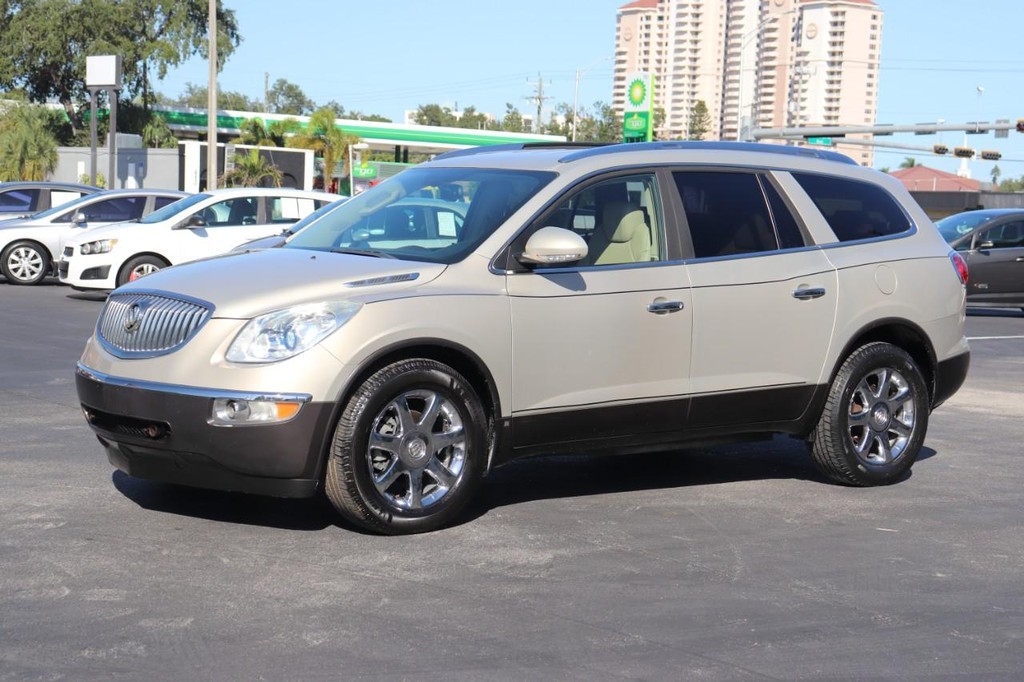 Buick Enclave Vehicle Full-screen Gallery Image 03