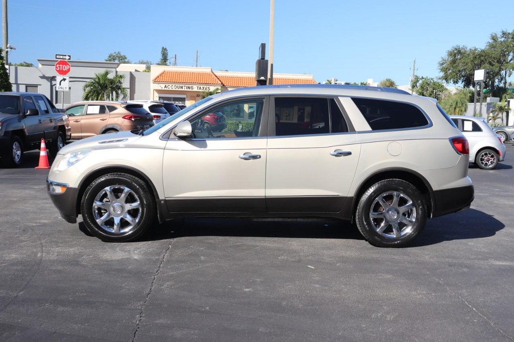 Buick Enclave Vehicle Full-screen Gallery Image 04