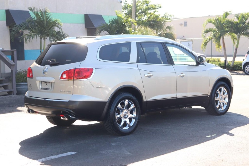 Buick Enclave Vehicle Full-screen Gallery Image 08