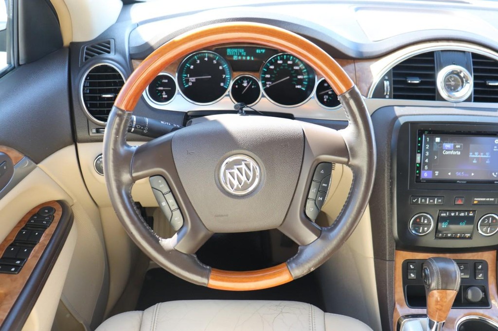 Buick Enclave Vehicle Full-screen Gallery Image 25