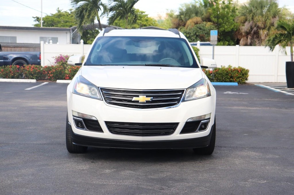 Chevrolet Traverse Vehicle Full-screen Gallery Image 02