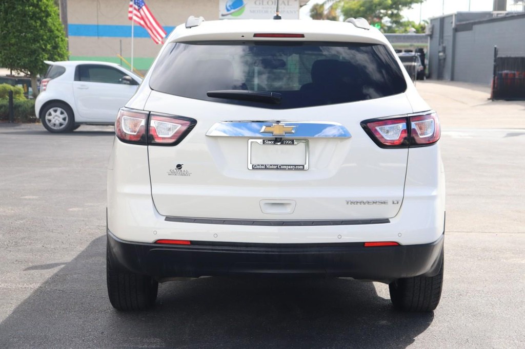 Chevrolet Traverse Vehicle Full-screen Gallery Image 07