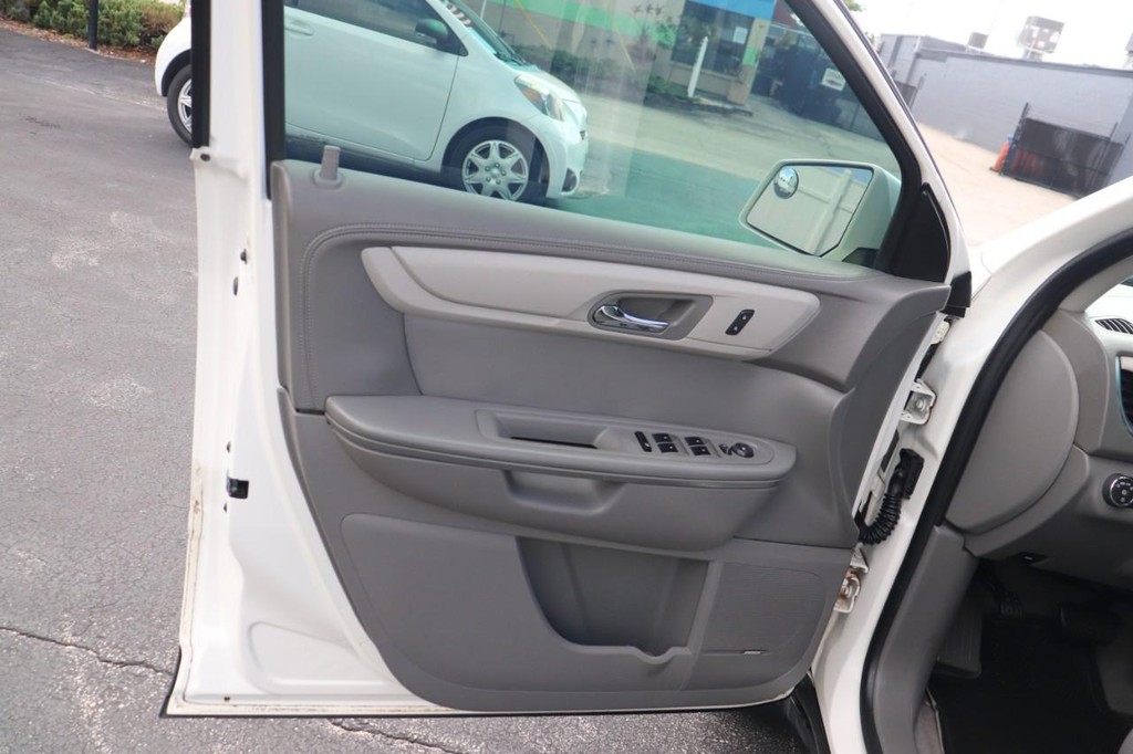 Chevrolet Traverse Vehicle Full-screen Gallery Image 11
