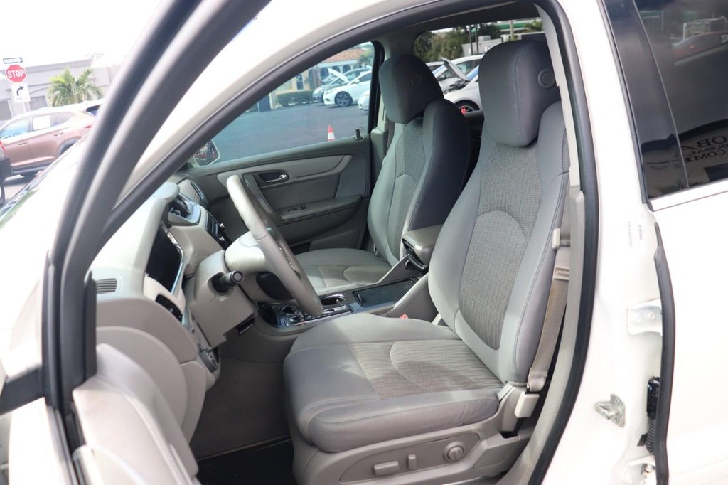 Chevrolet Traverse Vehicle Full-screen Gallery Image 13