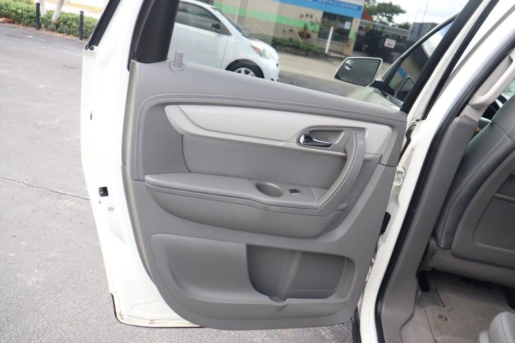 Chevrolet Traverse Vehicle Full-screen Gallery Image 14