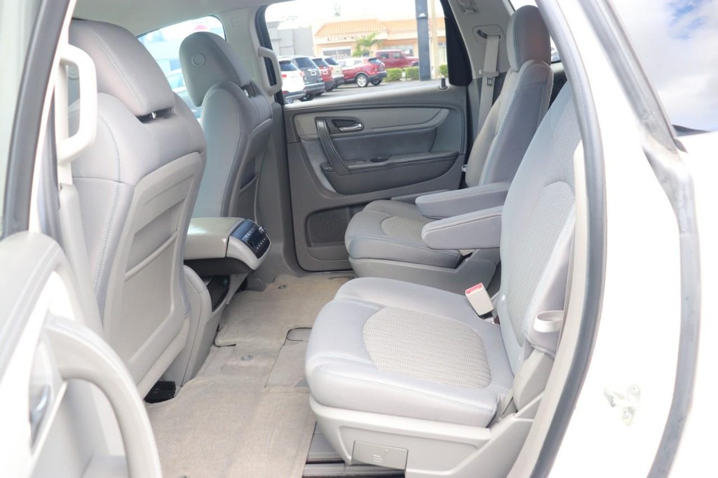 Chevrolet Traverse Vehicle Full-screen Gallery Image 15
