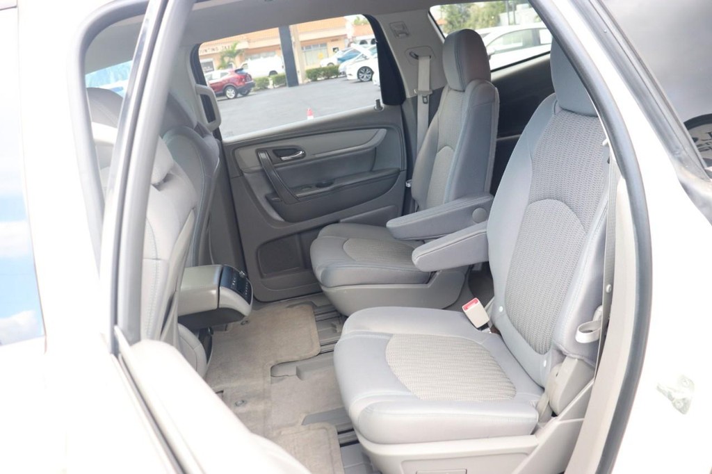 Chevrolet Traverse Vehicle Full-screen Gallery Image 16