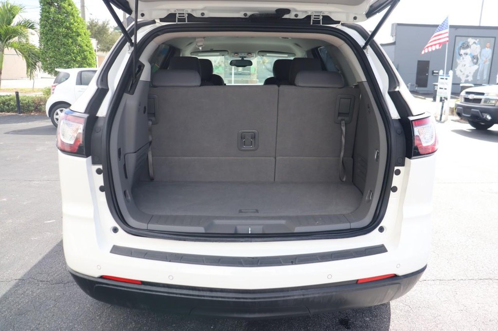 Chevrolet Traverse Vehicle Full-screen Gallery Image 17