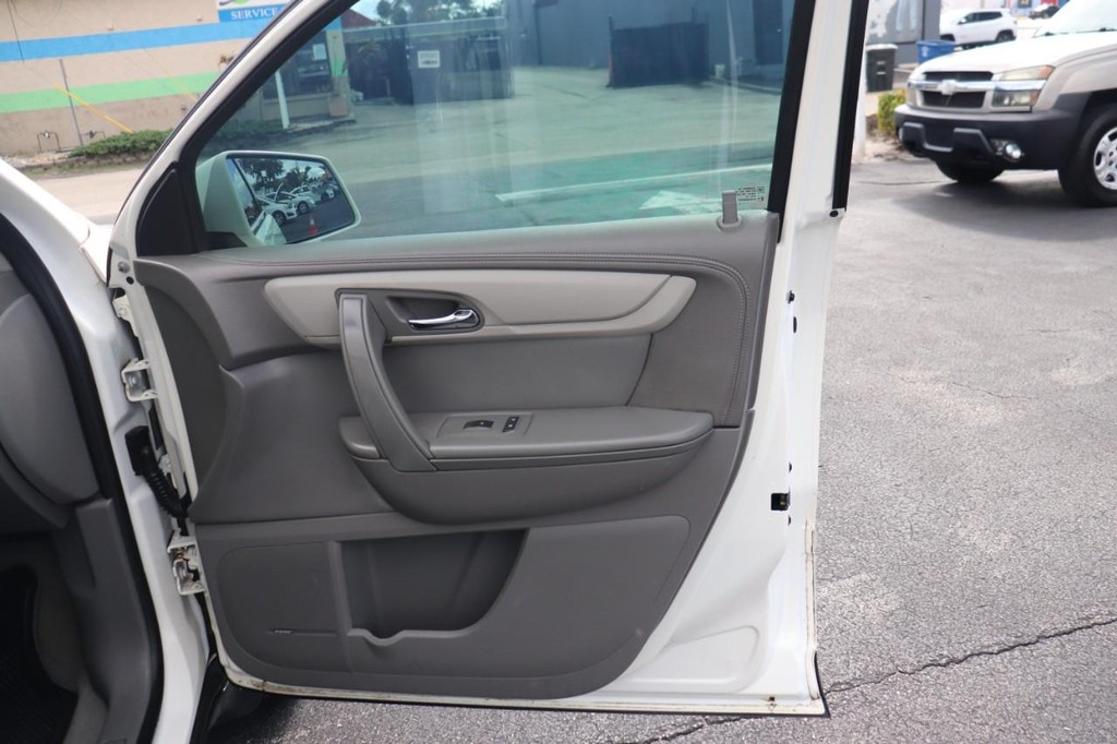 Chevrolet Traverse Vehicle Full-screen Gallery Image 21