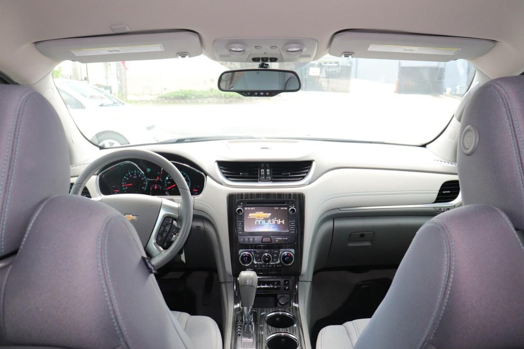 Chevrolet Traverse Vehicle Full-screen Gallery Image 26