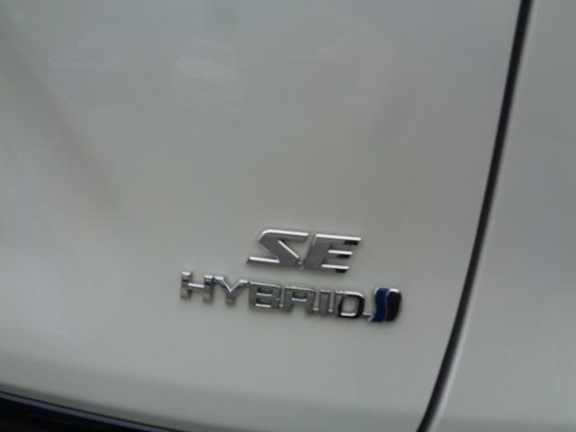 2022 Toyota RAV4 Hybrid SE image 06
