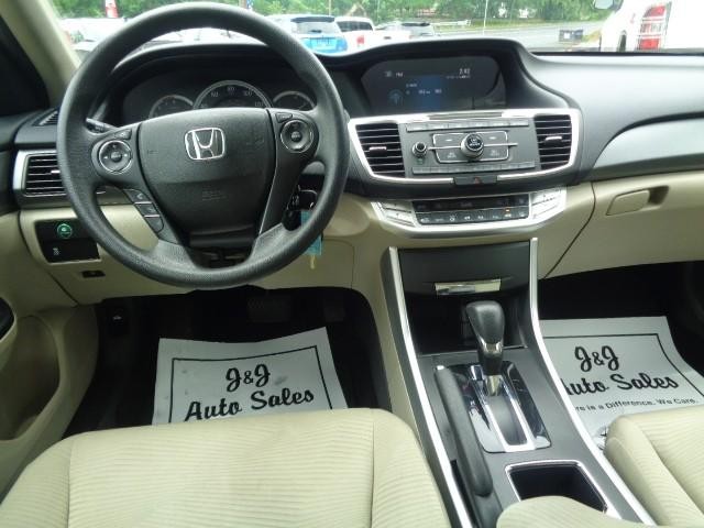 2014 Honda Accord Sedan LX image 09