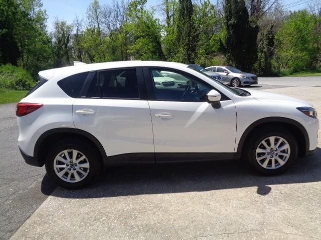 2016 Mazda CX-5 Touring image 04