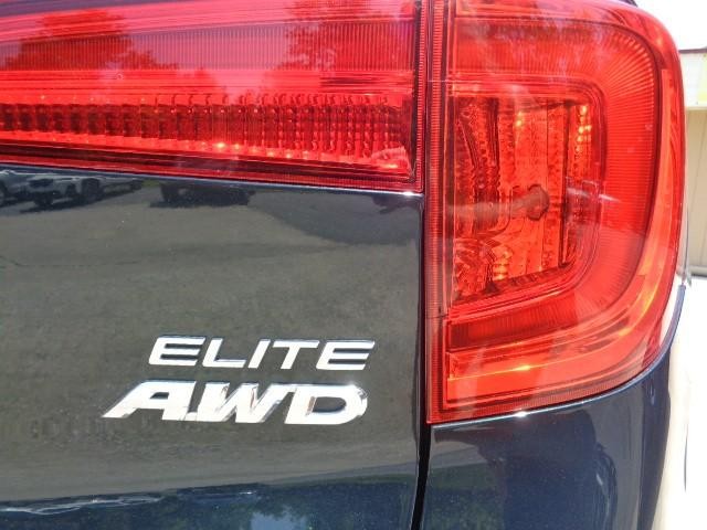 2016 Honda Pilot Elite image 10