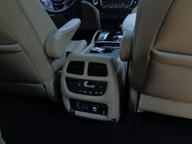 2016 Honda Pilot Elite image 15