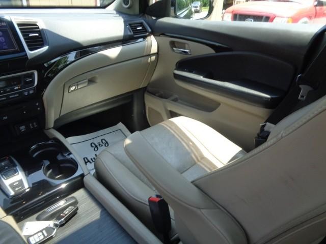 2016 Honda Pilot Elite image 22