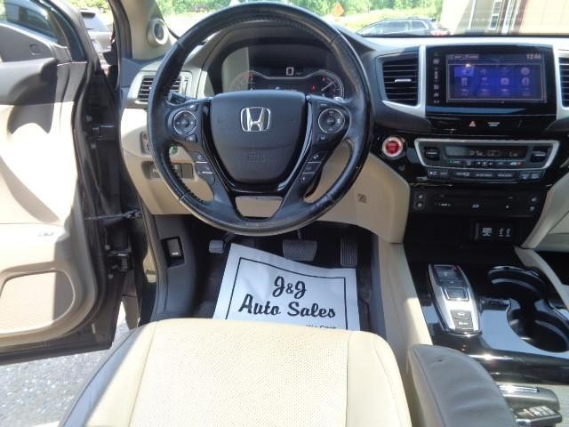 2016 Honda Pilot Elite image 23