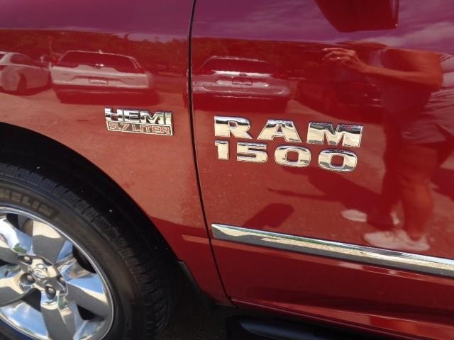 2015 Ram 1500 4WD Big Horn Crew Cab image 17