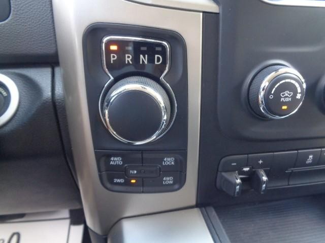 2015 Ram 1500 4WD Big Horn Crew Cab image 28