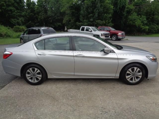 2015 Honda Accord Sedan LX image 04
