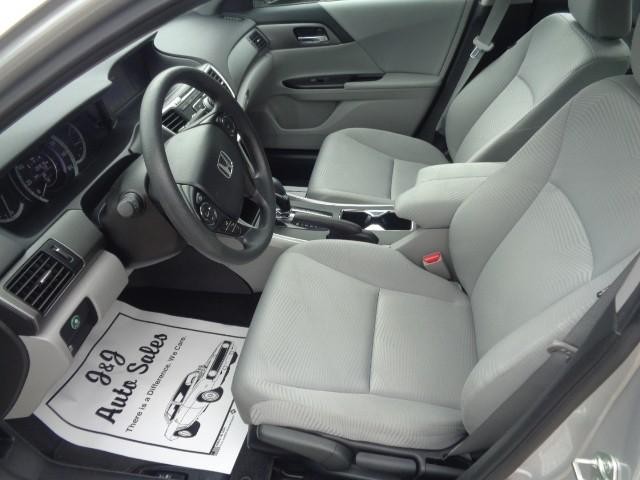 2015 Honda Accord Sedan LX image 09