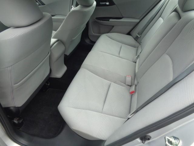 2015 Honda Accord Sedan LX image 10