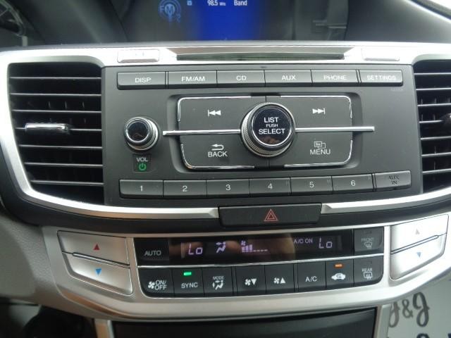 2015 Honda Accord Sedan LX image 17