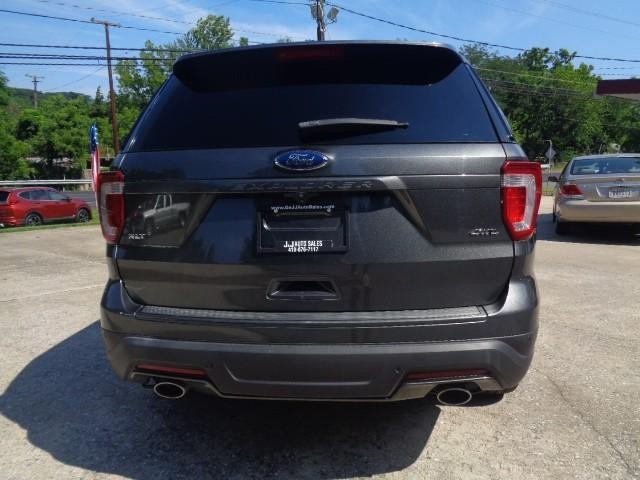 2018 Ford Explorer XLT image 04