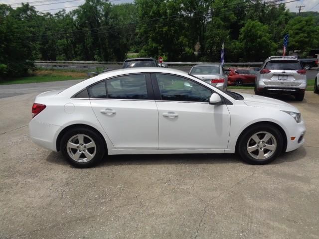 2016 Chevrolet Cruze Limited LT image 04