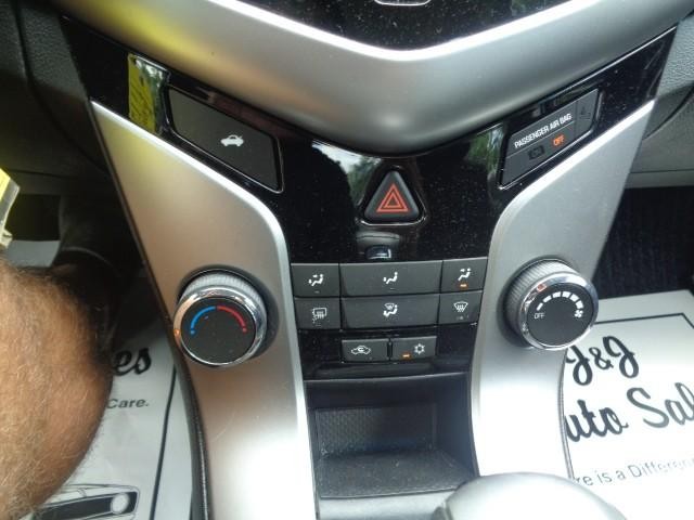2016 Chevrolet Cruze Limited LT image 14