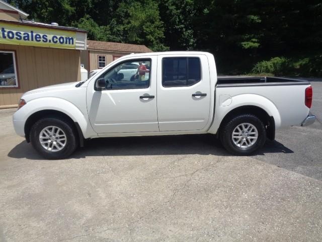 2018 Nissan Frontier SV V6 image 01