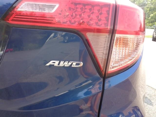 2017 Honda HR-V LX image 04