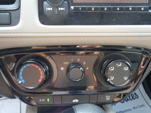 2017 Honda HR-V LX image 22