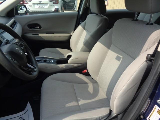 2017 Honda HR-V LX image 24