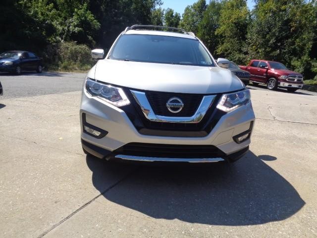 2019 Nissan Rogue PLATINUM image 02