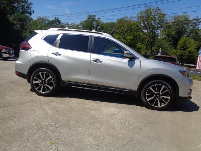 2019 Nissan Rogue PLATINUM image 03