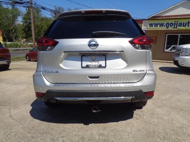 2019 Nissan Rogue PLATINUM image 04