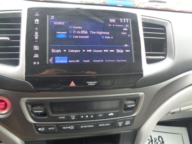 2018 Honda Pilot EX image 24