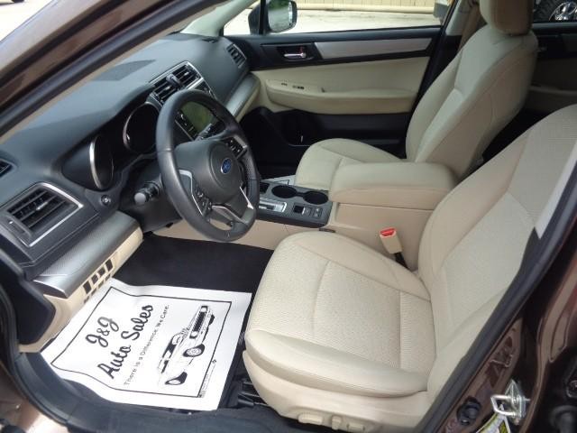 2019 Subaru Outback Premium image 08