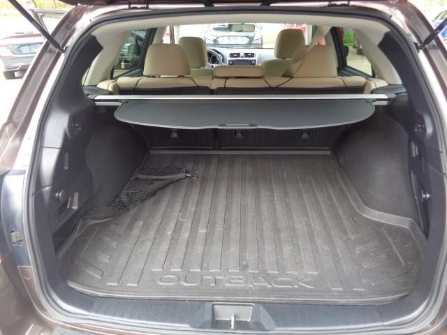 2019 Subaru Outback Premium image 13