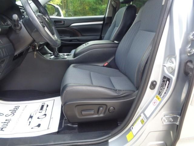 2015 Toyota Highlander AWD 4dr V6 LE (Natl) image 18