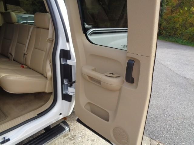 2012 Chevrolet Silverado 1500 4WD LTZ Ext Cab image 12