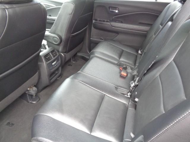 2017 Honda Pilot EX-L image 12