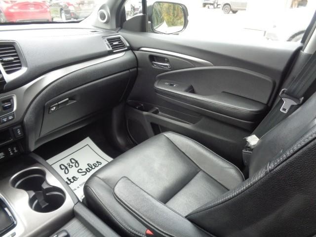 2017 Honda Pilot EX-L image 15