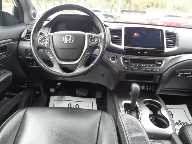 2017 Honda Pilot EX-L image 16