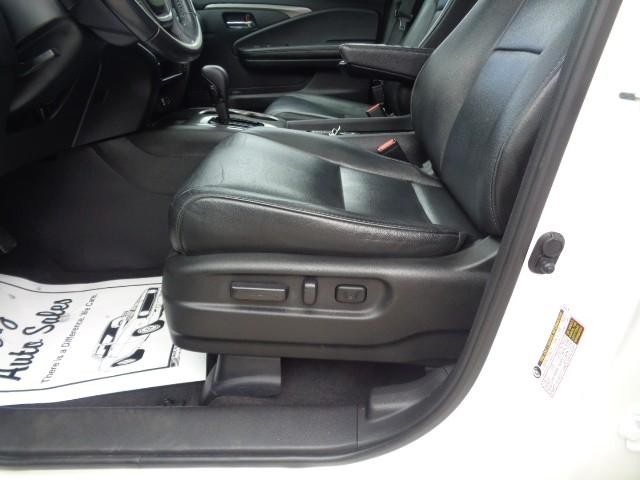 2017 Honda Pilot EX-L image 18